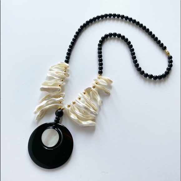 Mother Of Pearl & Shell Vintage Necklace - Picture 2 of 11